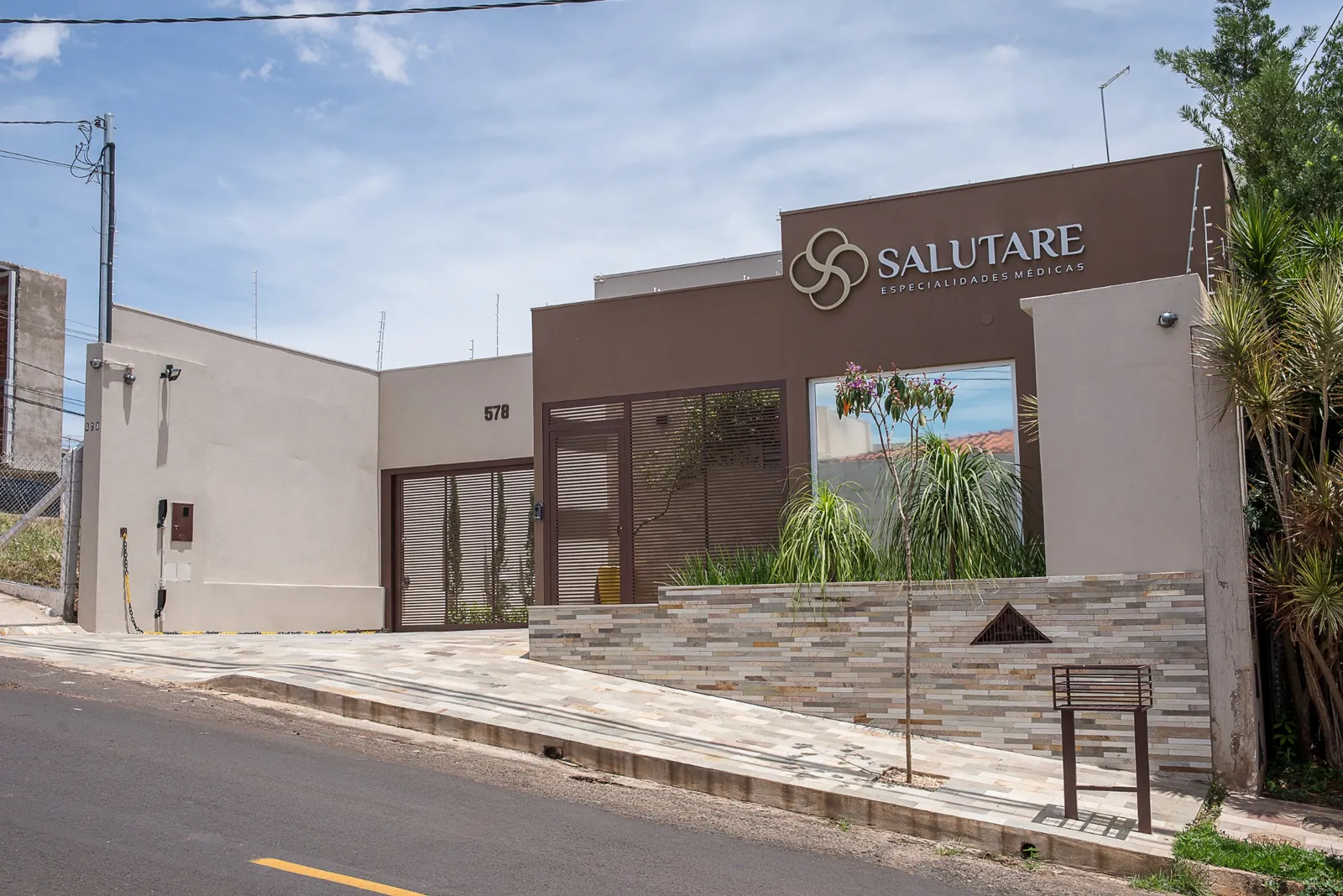 Fachada da Clínica Salutare